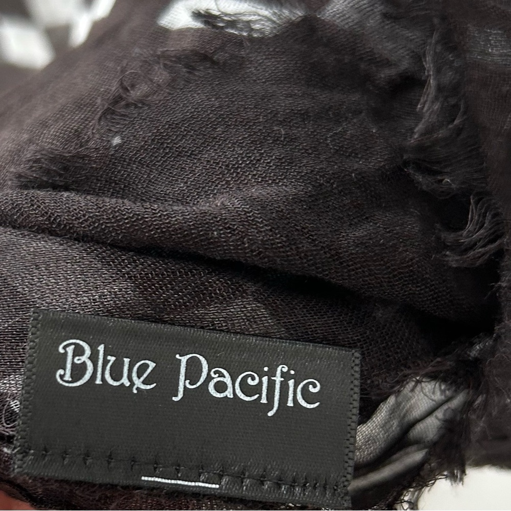 Blue Pacific Large Rectangular Black And White Po… - image 5